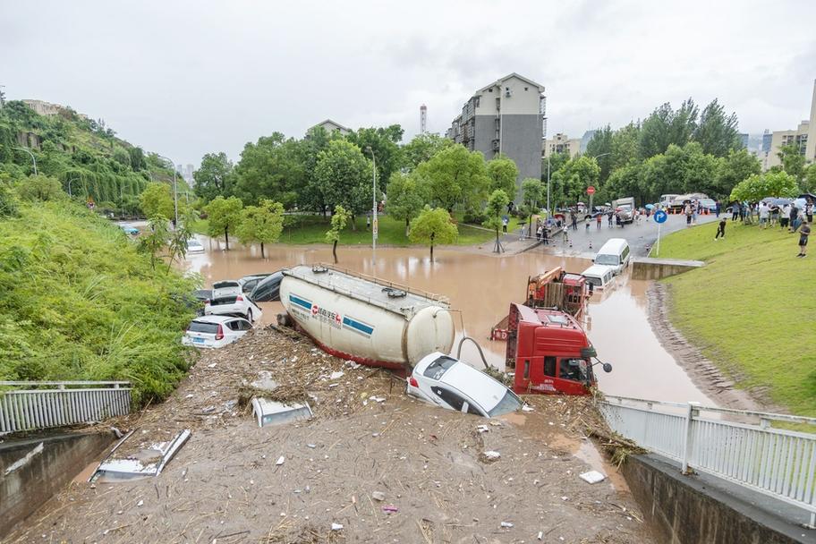 强降雨致8省区176万人受灾是怎么回事湖南8个村子失联事件长沙一22岁女生乘网约车后失联，结果会怎样？女孩怎么保护自己 新款(478005)